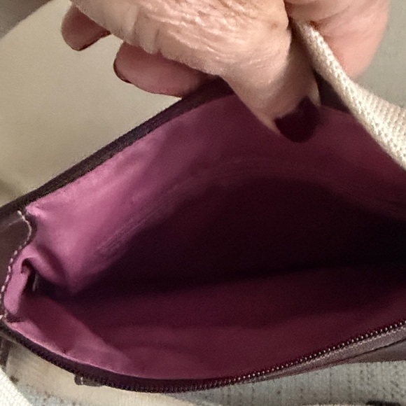 Coach leather Beige and Purple interior Crossbody Bag - Picture 2 of 3